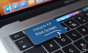 Niebieska naklejka na klawiaturze laptopa z napisem "Asking for A B. Print Screen". To jest screen.
