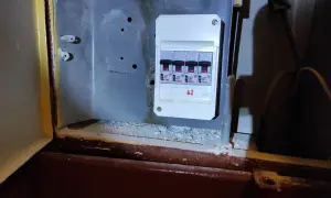 Zabezpieczenie przedlicznikowe z czterema wyłącznikami automatycznymi.