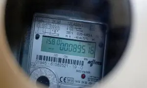 Cyfrowy licznik prądu PGE pokazuje 895,16 kWh. Jak odczytać licznik prądu PGE? To proste, odczyt jest widoczny na wyświetlaczu.